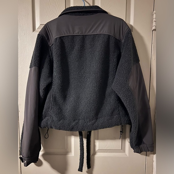 SKIMS Teddy Boxy Zip-Up Jacket - Picture 2 of 3